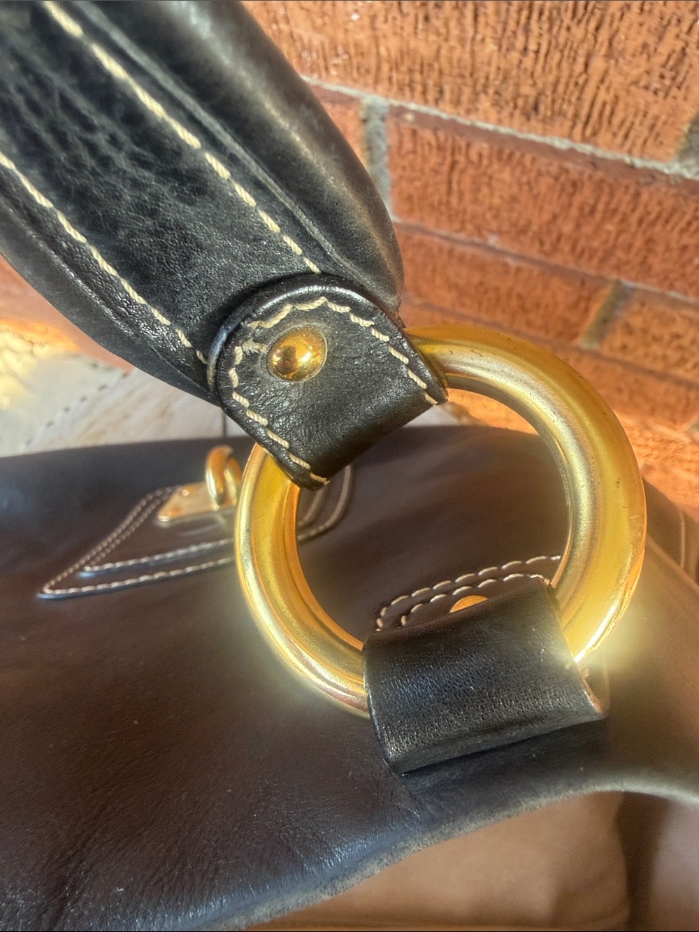 🖤Classic lovely Marc Jacobs satchel Black Leather Tote Bag with Gold Hardware🖤 - Picture 17 of 17